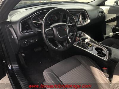 2016 Dodge Challenger SXT   - Photo 9 - Tucson, AZ 85705