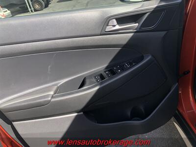 2017 Hyundai TUCSON Value  *61k Mile AWD! - Photo 9 - Tucson, AZ 85705