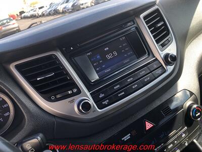 2017 Hyundai TUCSON Value  *61k Mile AWD! - Photo 14 - Tucson, AZ 85705