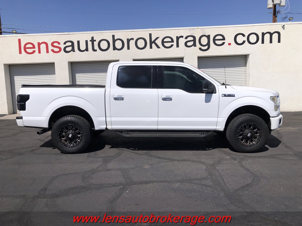 2015 Ford F-150 XLT  *SuperCrew 4x4! - Photo 1 - Tucson, AZ 85705