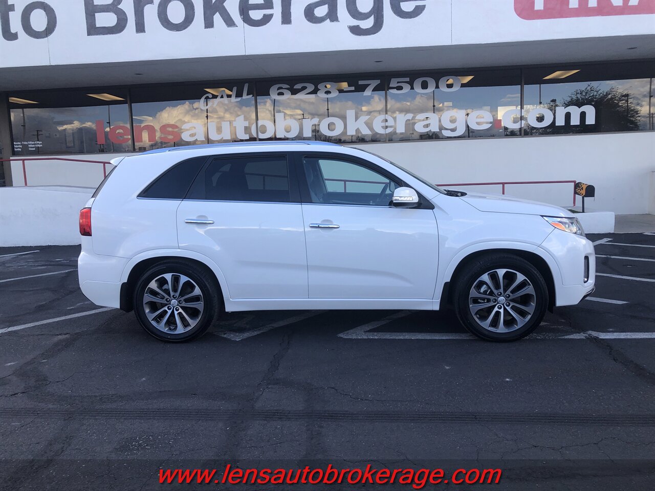 2015 Kia Sorento SX Limited  *Carfax 1 Owner & Only 29k Miles! - Photo 1 - Tucson, AZ 85705