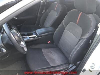 2021 Nissan Sentra SR  **Clean 57k Mile Sedan! - Photo 12 - Tucson, AZ 85705