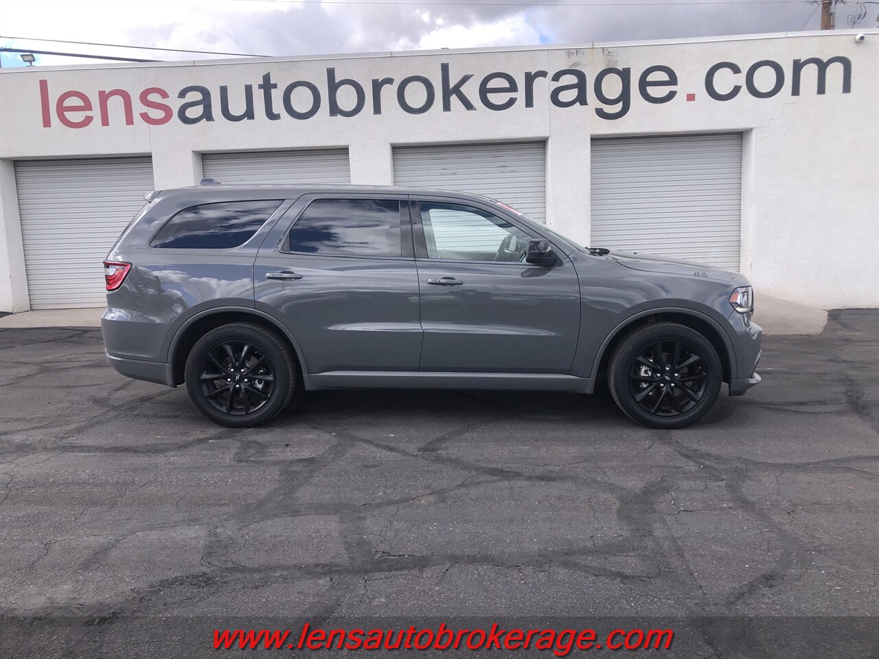 2019 Dodge Durango SXT  *Fresh In! Cool Cement Durango! - Photo 1 - Tucson, AZ 85705