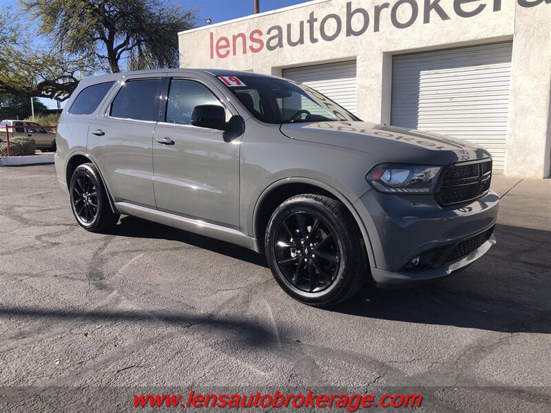 2019 Dodge Durango SXT  *Carfax 1 Owner! Sweet Cement Gray Durango!