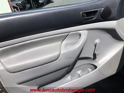 2012 Toyota Tacoma  *Clean 4x4 Pickup! - Photo 9 - Tucson, AZ 85705