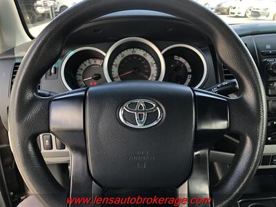2012 Toyota Tacoma  *Clean 4x4 Pickup! - Photo 13 - Tucson, AZ 85705