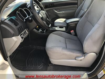 2012 Toyota Tacoma  *Clean 4x4 Pickup! - Photo 11 - Tucson, AZ 85705