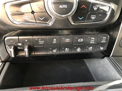 2018 RAM 3500 Laramie  *MegaCab Flatbed 4x4 Cummins! - Photo 14 - Tucson, AZ 85705