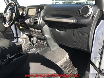 2017 Jeep Wrangler Unlimited Big Bear   - Photo 22 - Tucson, AZ 85705