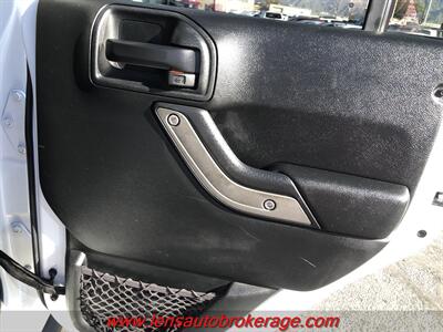 2017 Jeep Wrangler Unlimited Big Bear   - Photo 19 - Tucson, AZ 85705