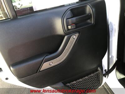 2017 Jeep Wrangler Unlimited Big Bear   - Photo 16 - Tucson, AZ 85705