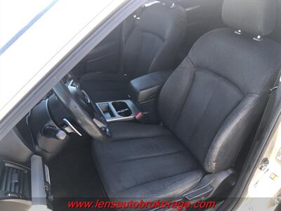 2011 Subaru Outback 2.5i   - Photo 12 - Tucson, AZ 85705