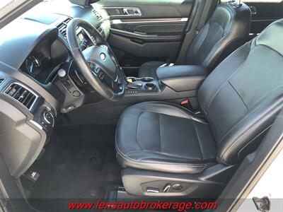 2017 Ford Explorer Limited  *Nice 3rd Row Equipped Limited! - Photo 11 - Tucson, AZ 85705