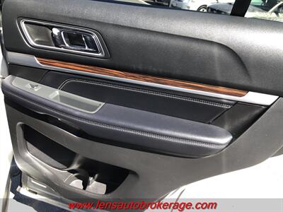 2017 Ford Explorer Limited  *Nice 3rd Row Equipped Limited! - Photo 20 - Tucson, AZ 85705