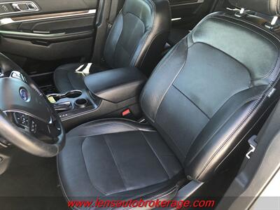2017 Ford Explorer Limited  *Nice 3rd Row Equipped Limited! - Photo 12 - Tucson, AZ 85705
