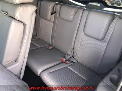 2017 Toyota Highlander LE Plus  *3rd Row Equipped! - Photo 18 - Tucson, AZ 85705