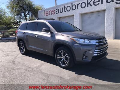 2017 Toyota Highlander LE Plus  *3rd Row Equipped! - Photo 2 - Tucson, AZ 85705