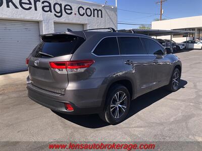 2017 Toyota Highlander LE Plus  *3rd Row Equipped! - Photo 8 - Tucson, AZ 85705