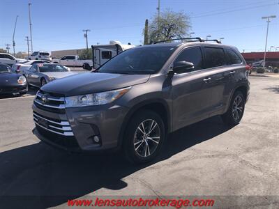 2017 Toyota Highlander LE Plus  *3rd Row Equipped! - Photo 4 - Tucson, AZ 85705