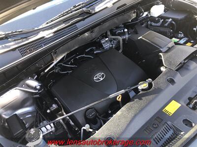 2017 Toyota Highlander LE Plus  *3rd Row Equipped! - Photo 25 - Tucson, AZ 85705