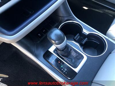 2017 Toyota Highlander LE Plus  *3rd Row Equipped! - Photo 15 - Tucson, AZ 85705