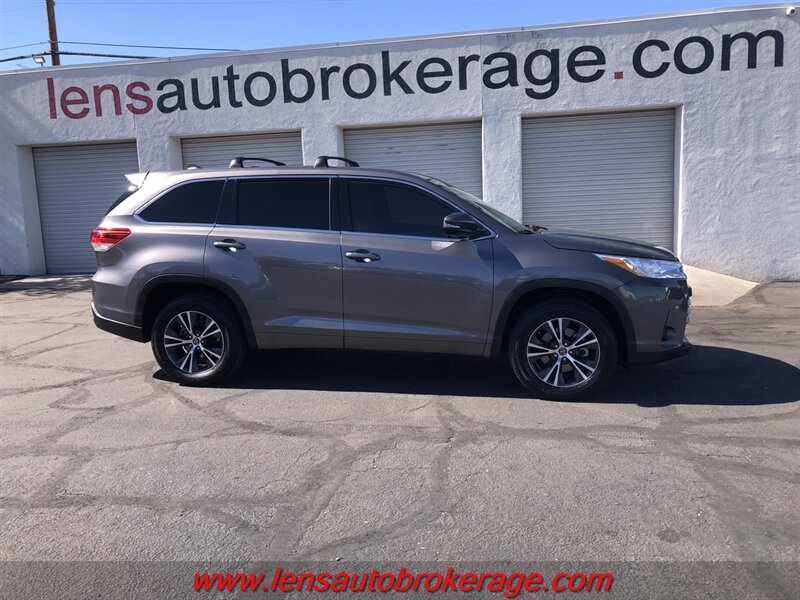 2017 Toyota Highlander LE Plus  *3rd Row Equipped!