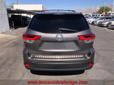 2017 Toyota Highlander LE Plus  *3rd Row Equipped! - Photo 7 - Tucson, AZ 85705