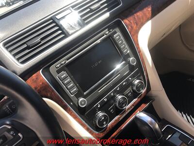 2013 Volkswagen Passat TDI SEL Premium   - Photo 14 - Tucson, AZ 85705