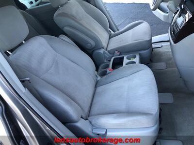 2012 Nissan Quest 3.5 SV   - Photo 22 - Tucson, AZ 85705