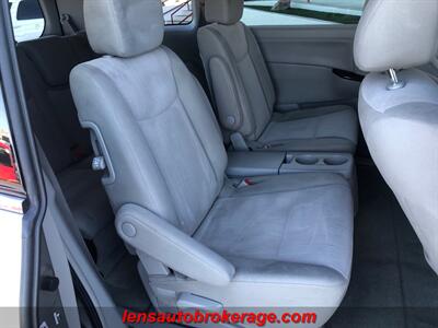 2012 Nissan Quest 3.5 SV   - Photo 18 - Tucson, AZ 85705