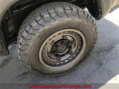 2017 Toyota Tacoma TRD Off-Road   - Photo 31 - Tucson, AZ 85705