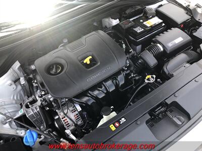 2019 Hyundai ELANTRA SEL  *Clean 91k Mile Sedan! - Photo 24 - Tucson, AZ 85705