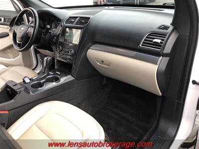 2018 Ford Explorer XLT  *3rd Row Equipped! - Photo 24 - Tucson, AZ 85705