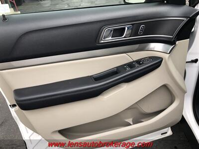 2018 Ford Explorer XLT  *3rd Row Equipped! - Photo 9 - Tucson, AZ 85705