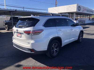 2016 Toyota Highlander XLE  *New Arrival, 3rd Row Equipped! - Photo 8 - Tucson, AZ 85705