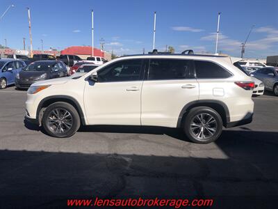 2016 Toyota Highlander XLE  *New Arrival, 3rd Row Equipped! - Photo 5 - Tucson, AZ 85705