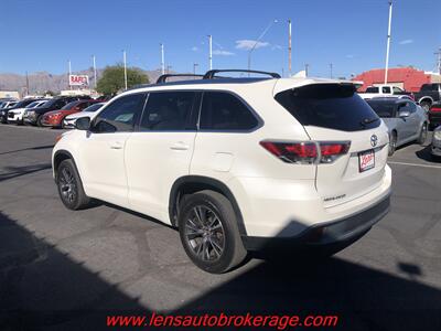 2016 Toyota Highlander XLE  *New Arrival, 3rd Row Equipped! - Photo 6 - Tucson, AZ 85705