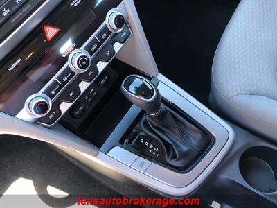 2020 Hyundai ELANTRA SEL   - Photo 15 - Tucson, AZ 85705