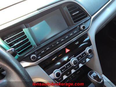 2020 Hyundai ELANTRA SEL   - Photo 14 - Tucson, AZ 85705