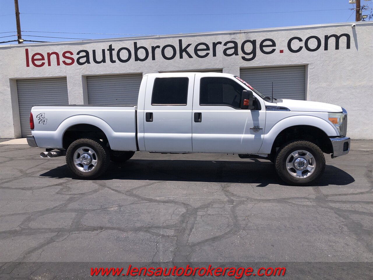 2015 Ford F-250 XLT  *Crew Cab 4x4 Diesel! - Photo 1 - Tucson, AZ 85705