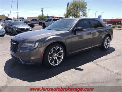 2018 Chrysler 300 Series Touring  *Clean & Loaded Sedan! - Photo 4 - Tucson, AZ 85705