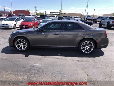 2018 Chrysler 300 Series Touring  *Clean & Loaded Sedan! - Photo 5 - Tucson, AZ 85705
