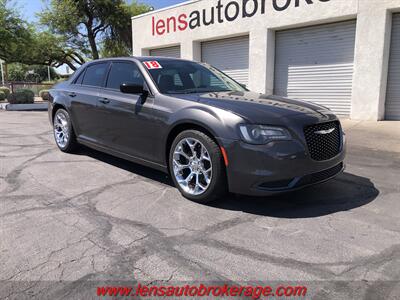2018 Chrysler 300 Series Touring  *Clean & Loaded Sedan! - Photo 2 - Tucson, AZ 85705