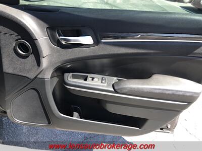 2018 Chrysler 300 Series Touring  *Clean & Loaded Sedan! - Photo 20 - Tucson, AZ 85705