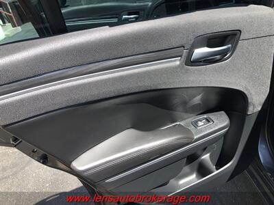 2018 Chrysler 300 Series Touring  *Clean & Loaded Sedan! - Photo 15 - Tucson, AZ 85705