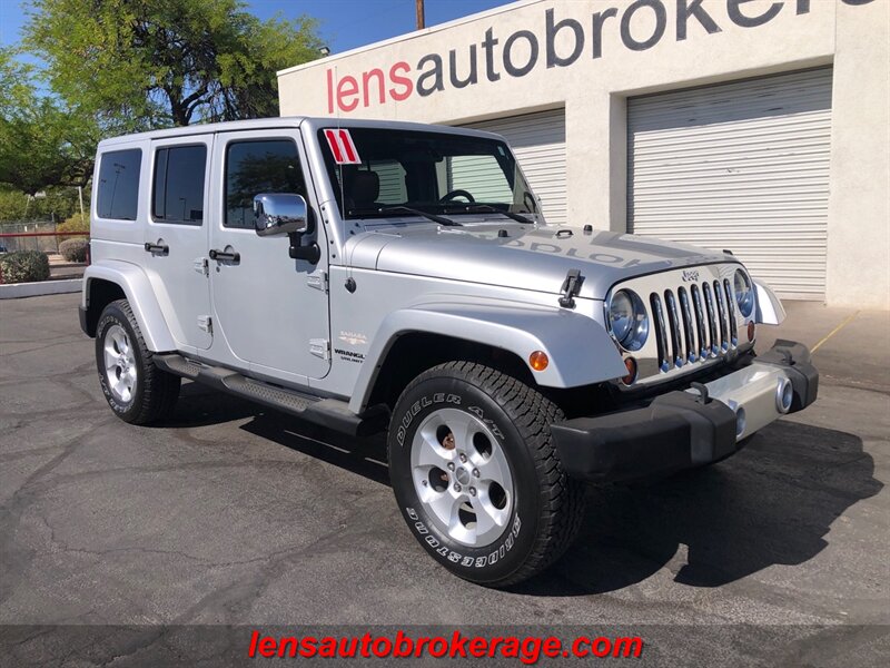 2011 Jeep Wrangler Sahara  **HARD TOP SAHARA & Only 64k Miles!