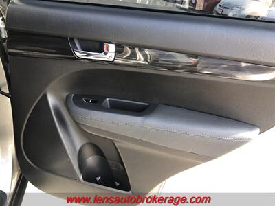 2012 Kia Sorento LX   - Photo 18 - Tucson, AZ 85705