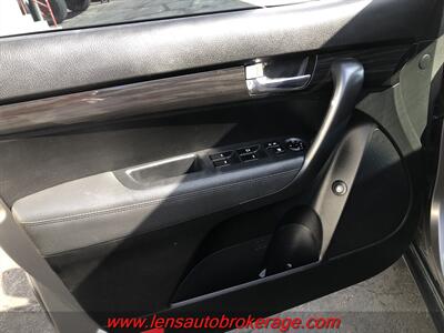 2012 Kia Sorento LX   - Photo 9 - Tucson, AZ 85705