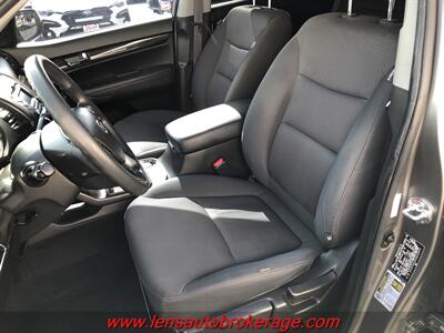 2012 Kia Sorento LX   - Photo 11 - Tucson, AZ 85705