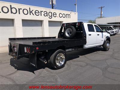 2022 RAM 5500 Tradesman  Diesel Flatbed 4x4! **CARFAX 1 OWNER** - Photo 8 - Tucson, AZ 85705